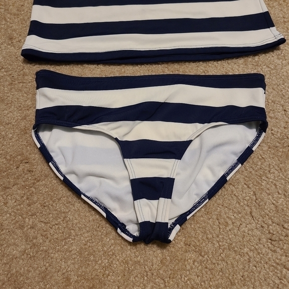 𝅺lot Land's End Girl's Striped Tankini and Rashguard, size 12 - Picture 3 of 16
